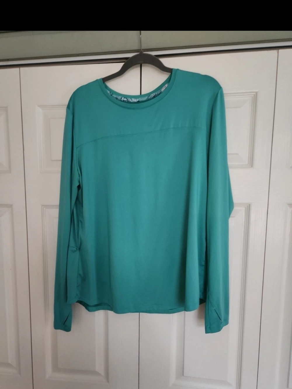 Long-Sleeve Crew Neck Tee in Teal